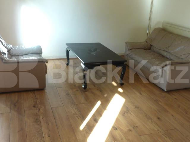 			3 / 4 BED BY CAMDEN MARKET!  , 3 Bedroom, 1 bath, 1 reception Flat			 Hawley Road, CAMDEN